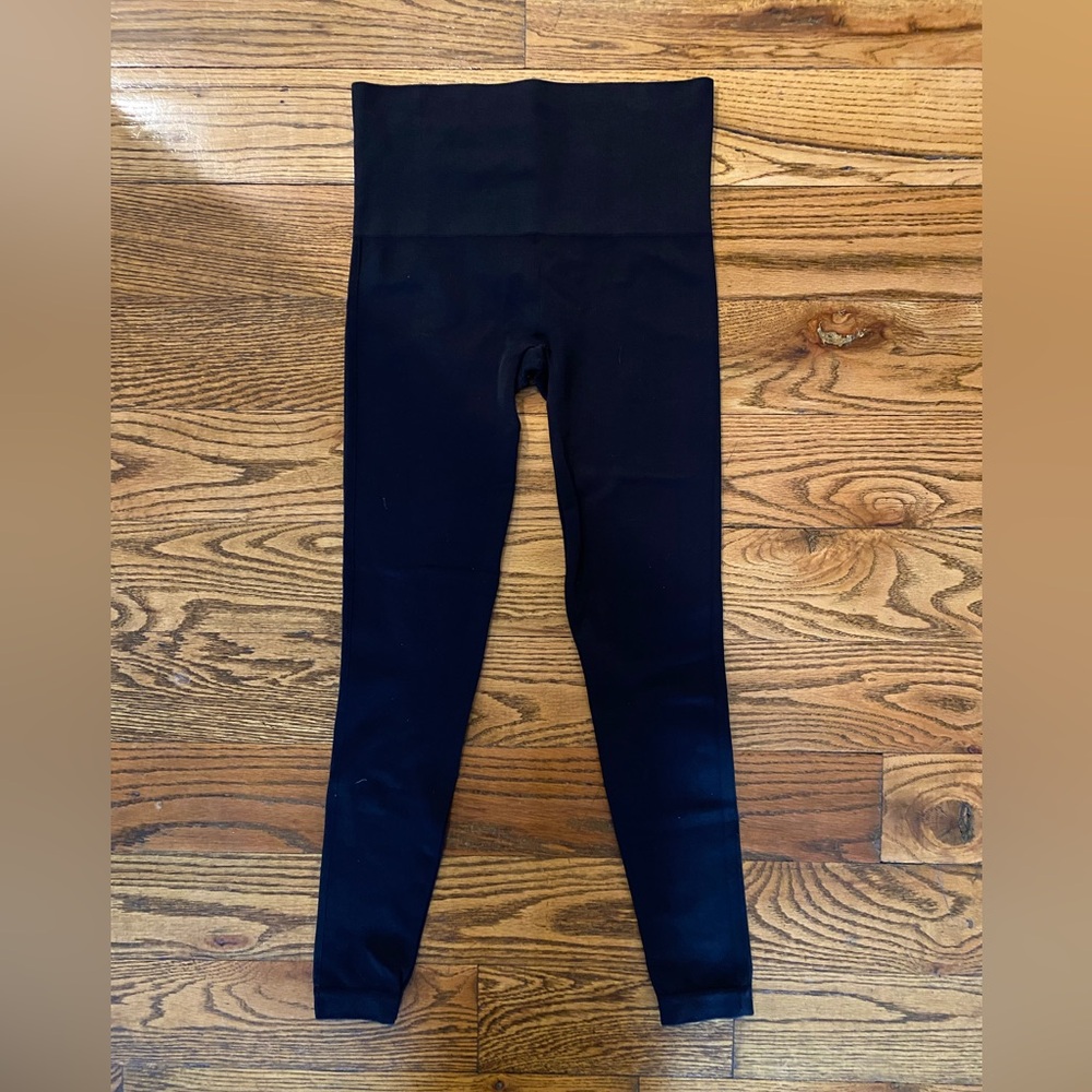 SPANX Look at Me Now Seamless Shaping Leggings - Size Medium